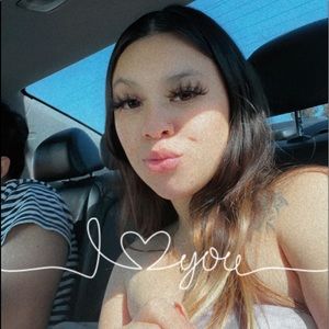 Meet your Posher, Adrena